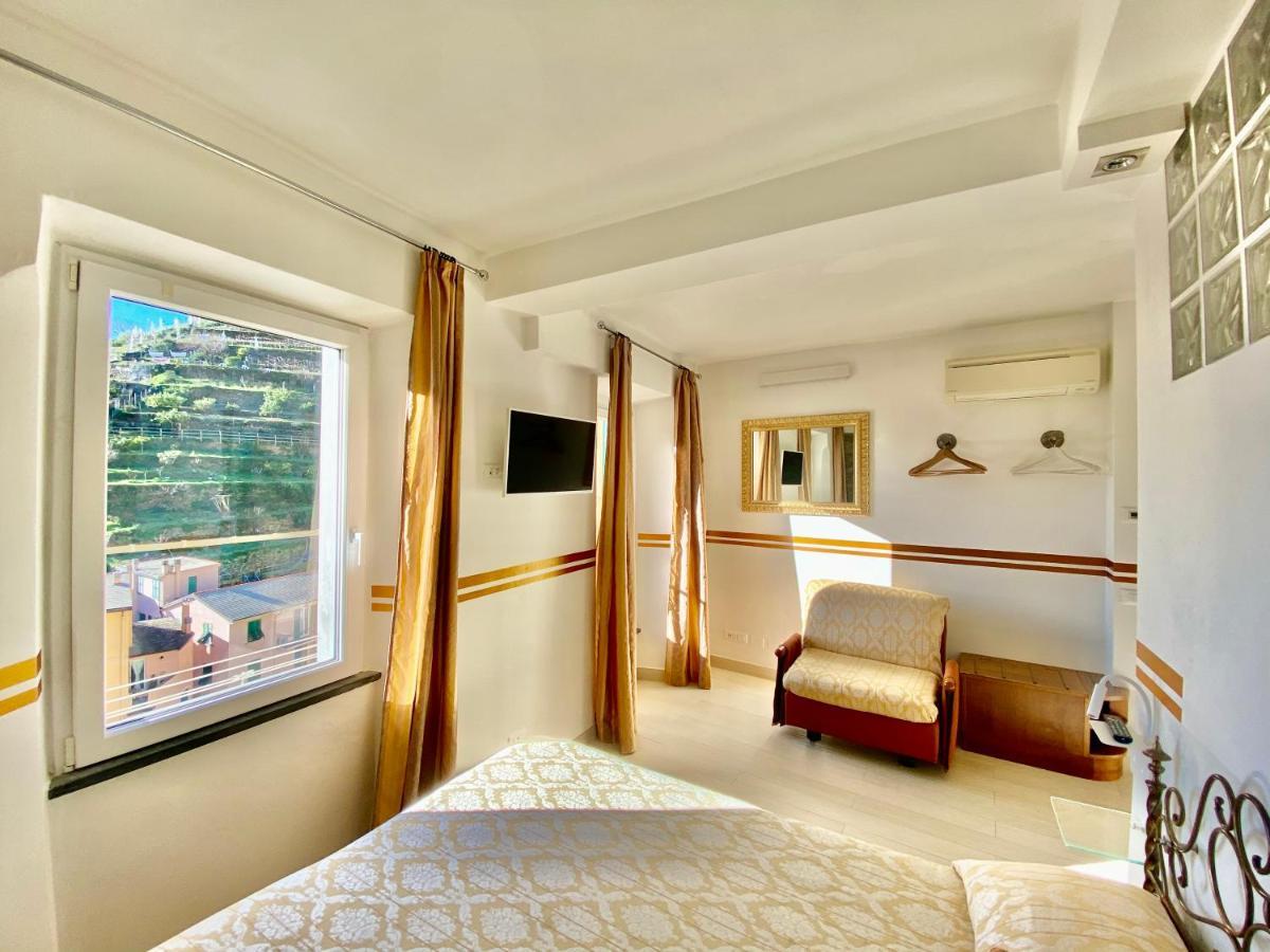 The Manarola Main Plaza Hotel Exterior photo