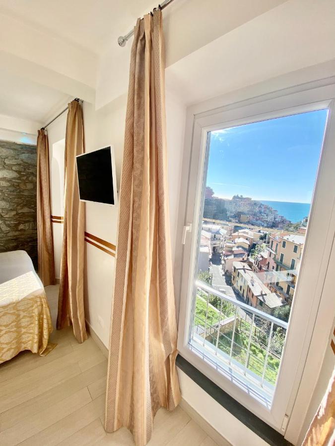 The Manarola Main Plaza Hotel Exterior photo