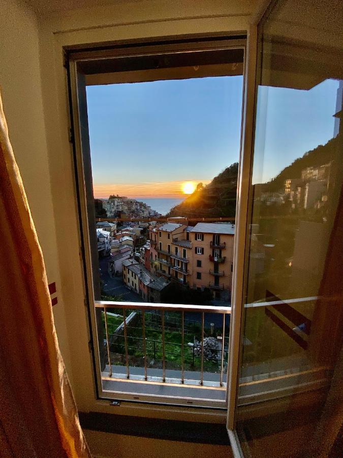 The Manarola Main Plaza Hotel Exterior photo