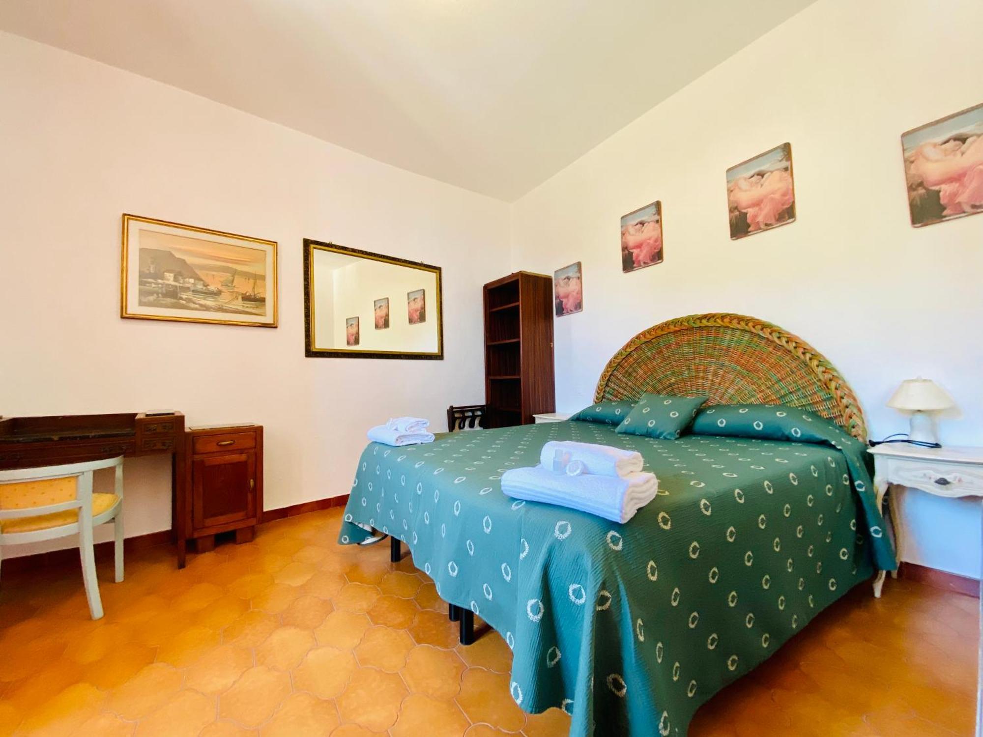 The Manarola Main Plaza Hotel Exterior photo