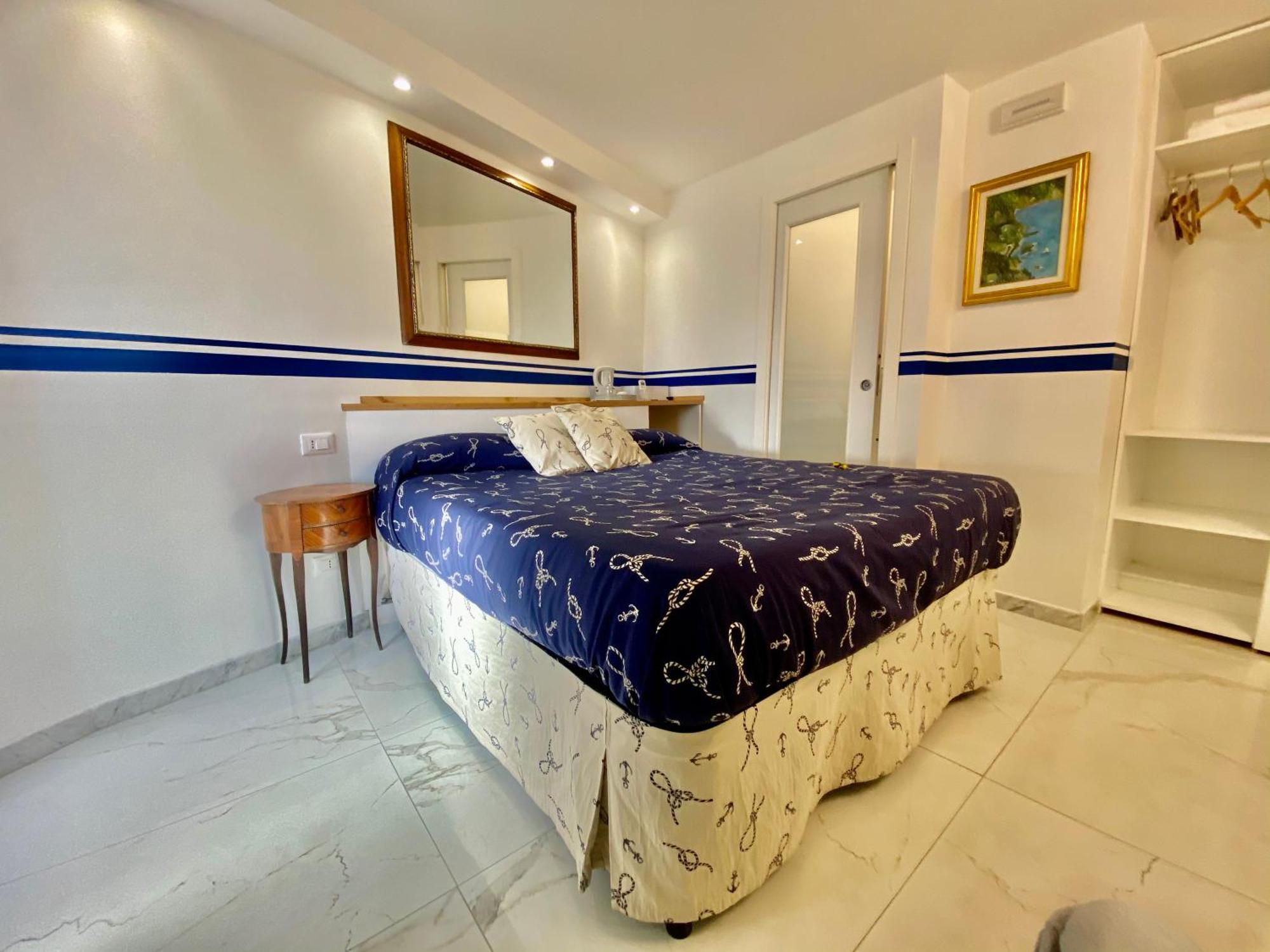 The Manarola Main Plaza Hotel Exterior photo